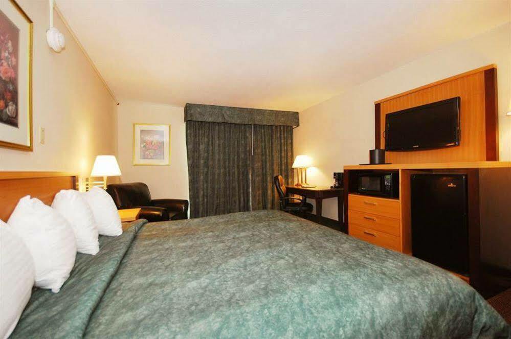 Hotel Magnuson Grand Columbus North Exteriér fotografie